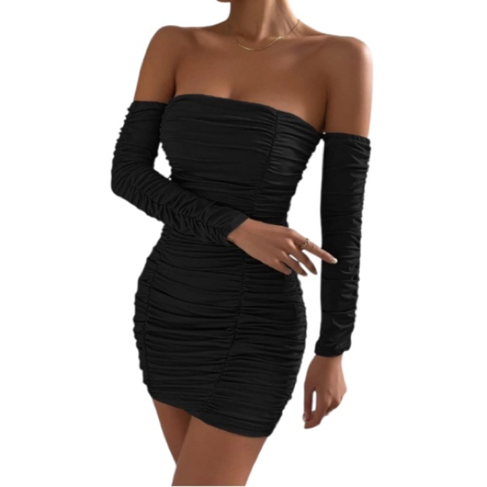 5/25$ ✨ Black Ruched Off-Shoulder Bodycon Dress